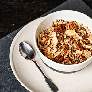 Paleo-Apfel-Crunchy dient als Grundlage für den Brei